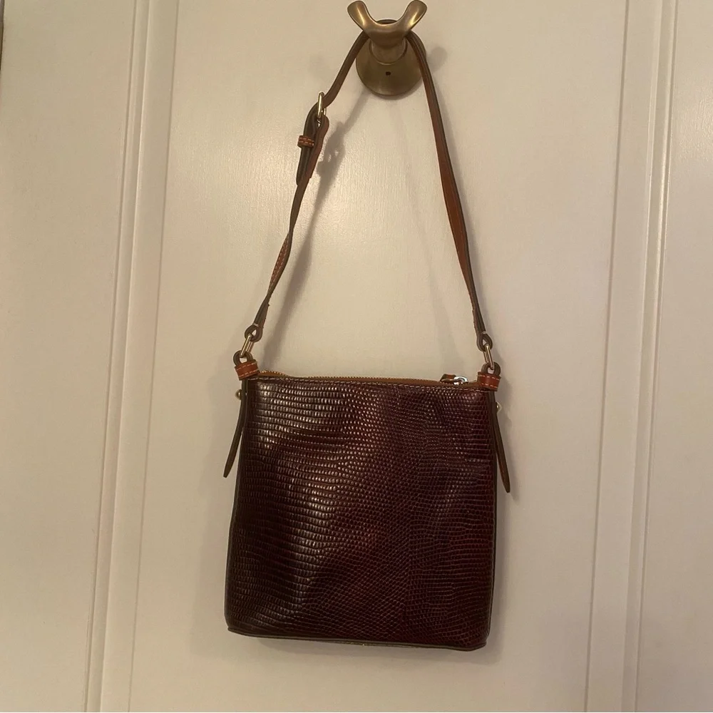 DOONEY & BOURKE BAG SHOULDER DARK RED TEXTURED CROC LOOK & BROWN LEATHER ZIPPER